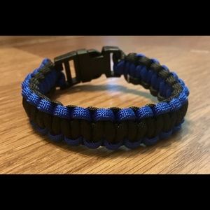 Thin blue line paracord bracelets 💙